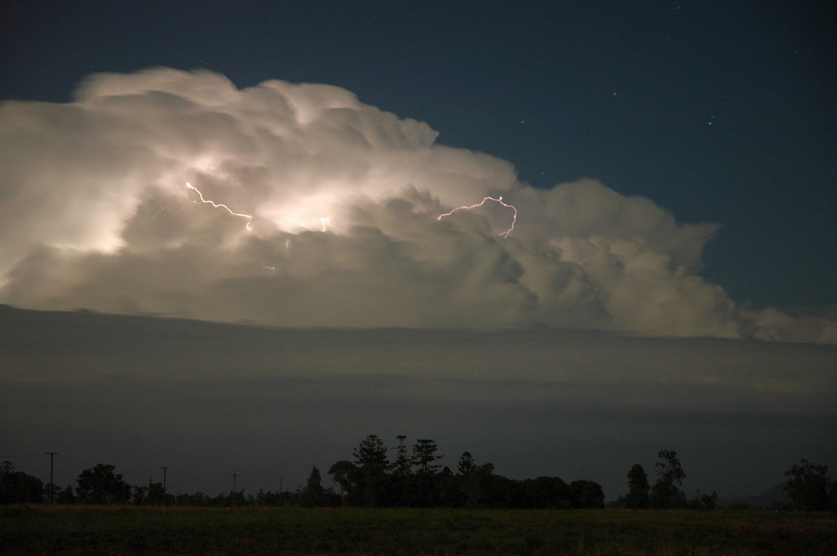 lightning lightning_bolts : Coraki, NSW   25 March 2005