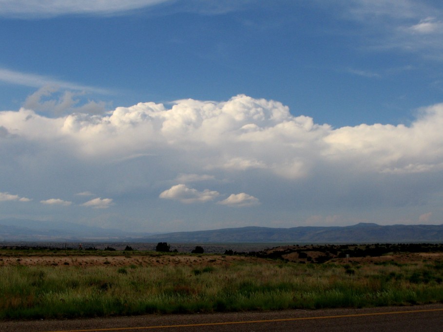 thunderstorm cumulonimbus_incus : NE of Albuquerque, New Mexico, USA   26 May 2005