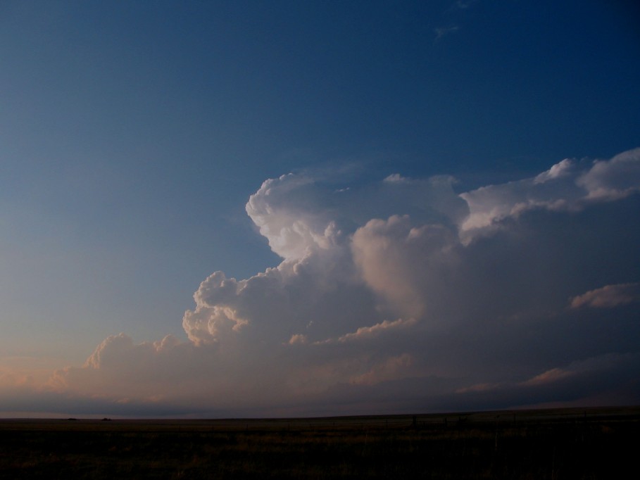 thunderstorm cumulonimbus_incus : SE of Des Moines, New Mexico, USA   30 May 2005