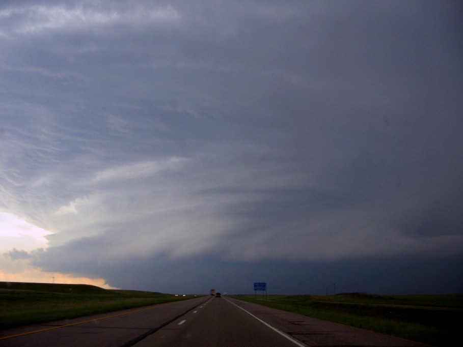 thunderstorm cumulonimbus_incus : I-70 near Flagler, Colorado, USA   2 June 2005