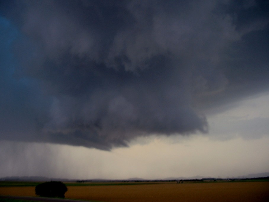 raincascade precipitation_cascade : near Snyder, Oklahoma, USA   5 June 2005