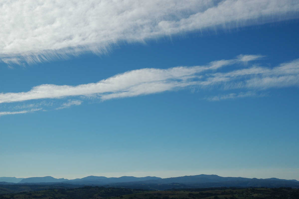 altocumulus lenticularis : McLeans Ridges, NSW   11 August 2005