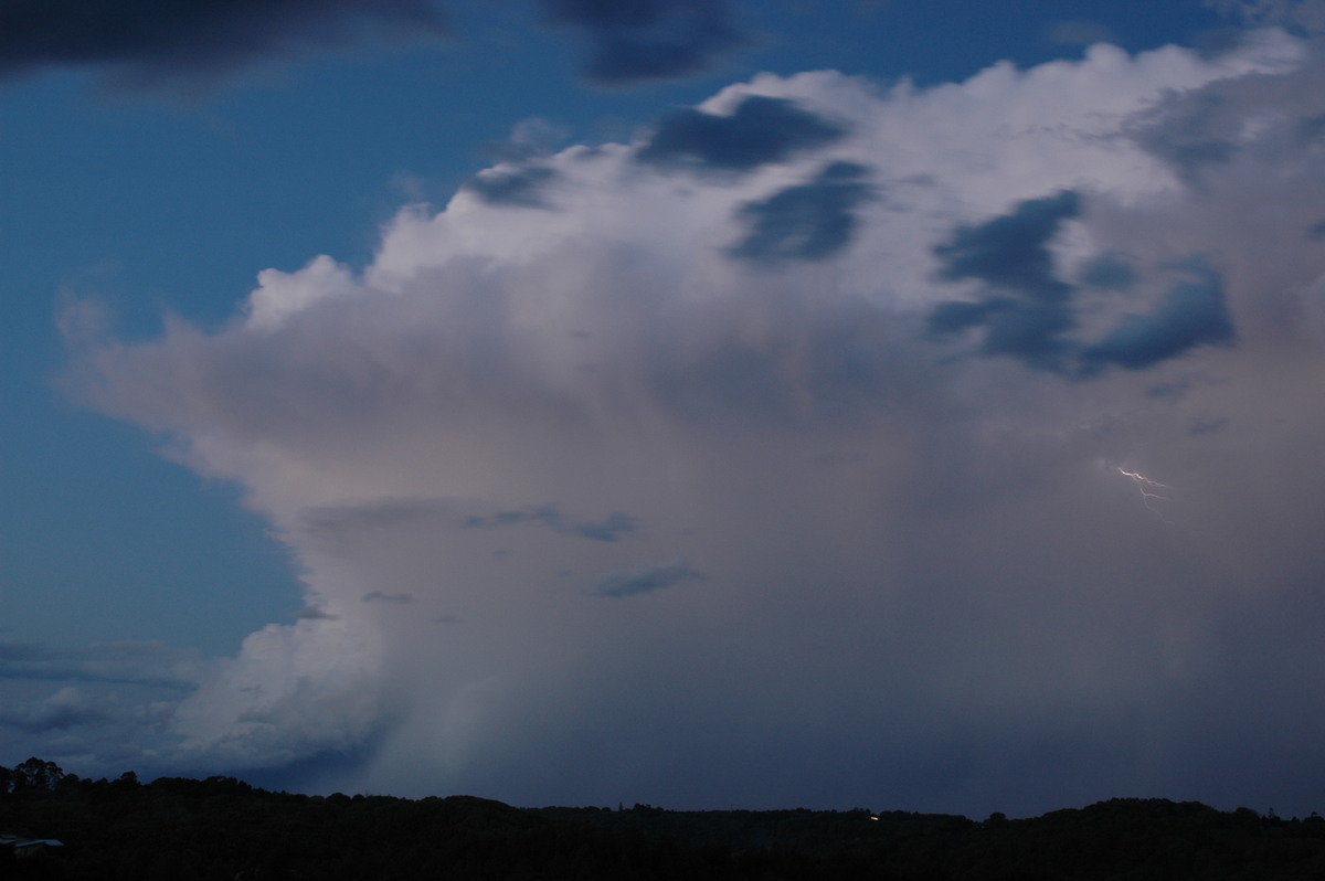 thunderstorm cumulonimbus_incus : Cumbalum, NSW   4 September 2005