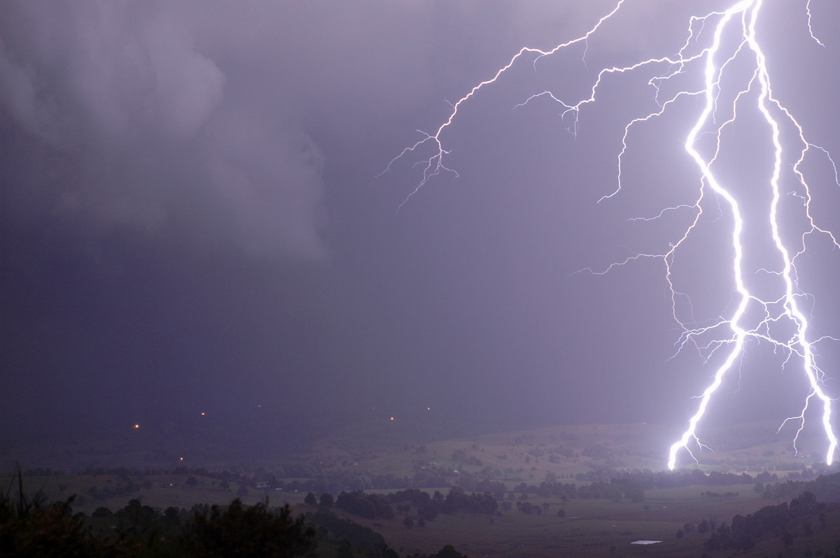 lightning lightning_bolts : McLeans Ridges, NSW   16 September 2005