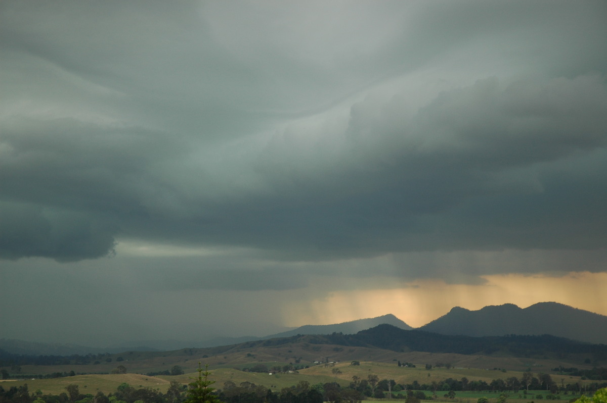 shelfcloud shelf_cloud : Kyogle, NSW   27 September 2005