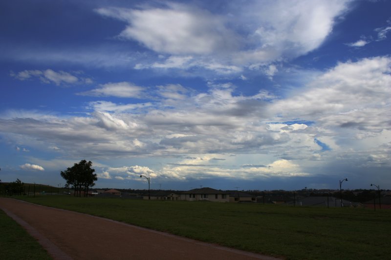 thunderstorm cumulonimbus_incus : Kellyville, NSW   22 October 2005