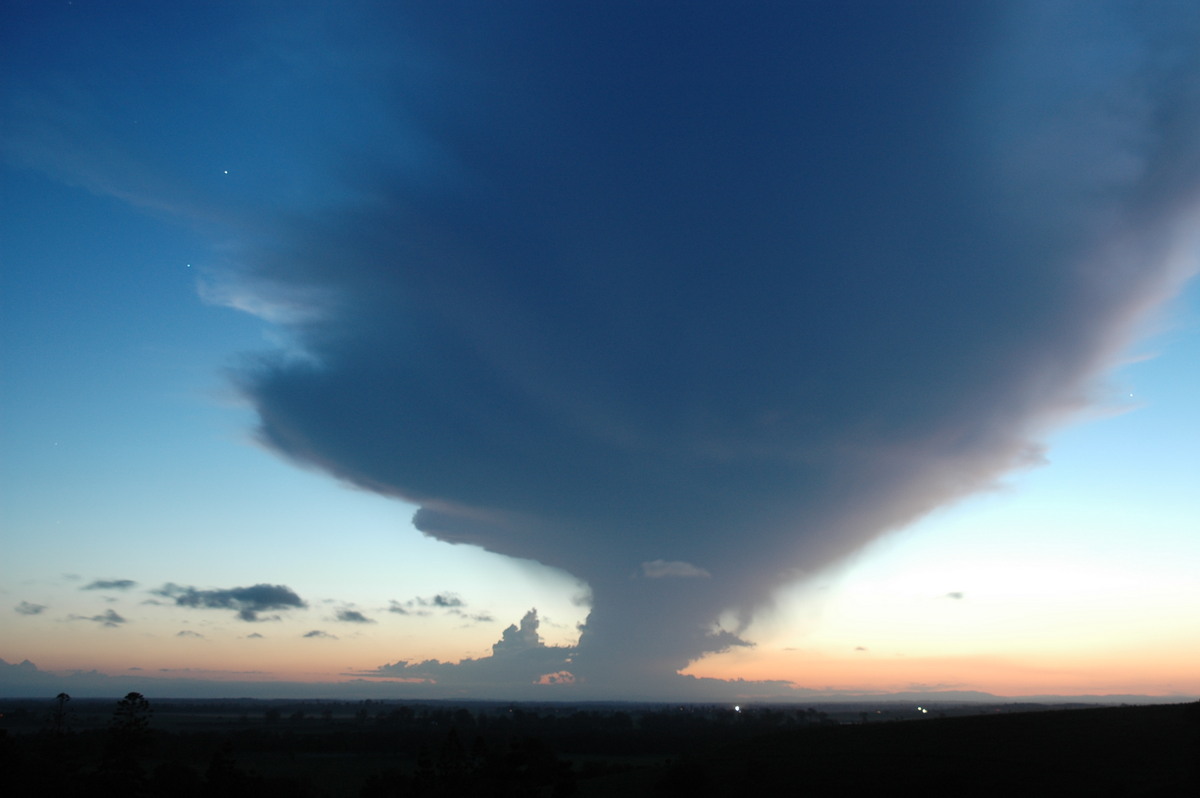 anvil thunderstorm_anvils : Parrots Nest, NSW   23 October 2005