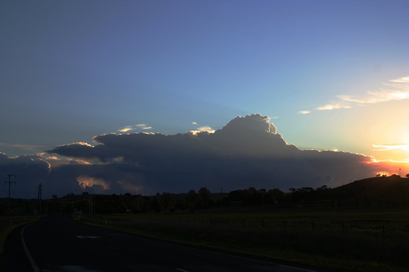 halosundog halo_sundog_crepuscular_rays : near Cowra, NSW   24 October 2005