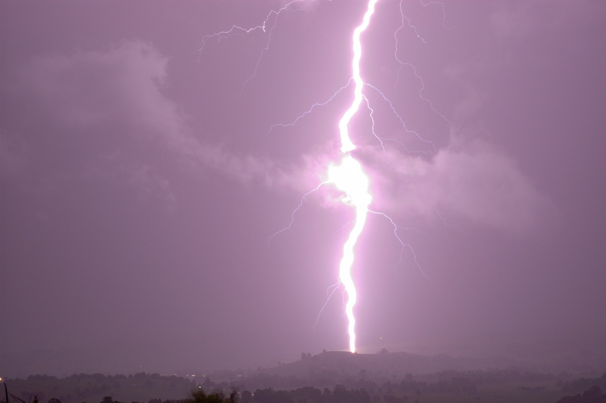 lightning lightning_bolts : McLeans Ridges, NSW   27 October 2005