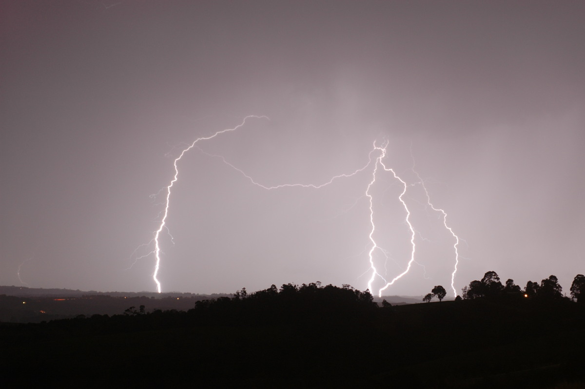 lightning lightning_bolts : McLeans Ridges, NSW   27 October 2005