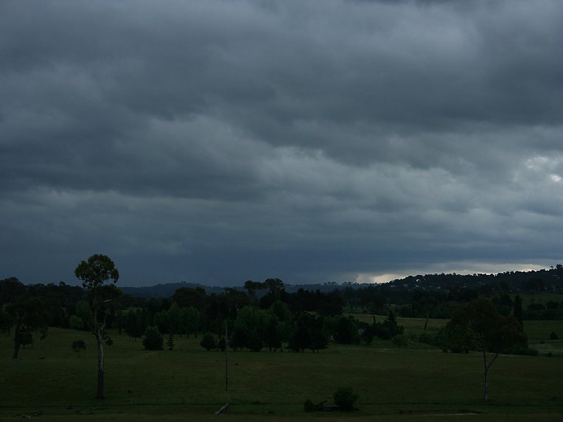 cumulonimbus thunderstorm_base : Armidale, NSW   27 November 2005