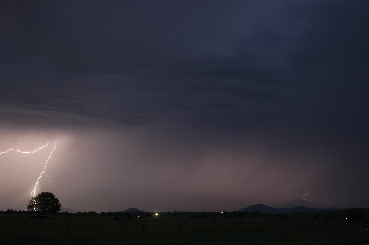 lightning lightning_bolts : near Casino, NSW   13 December 2005