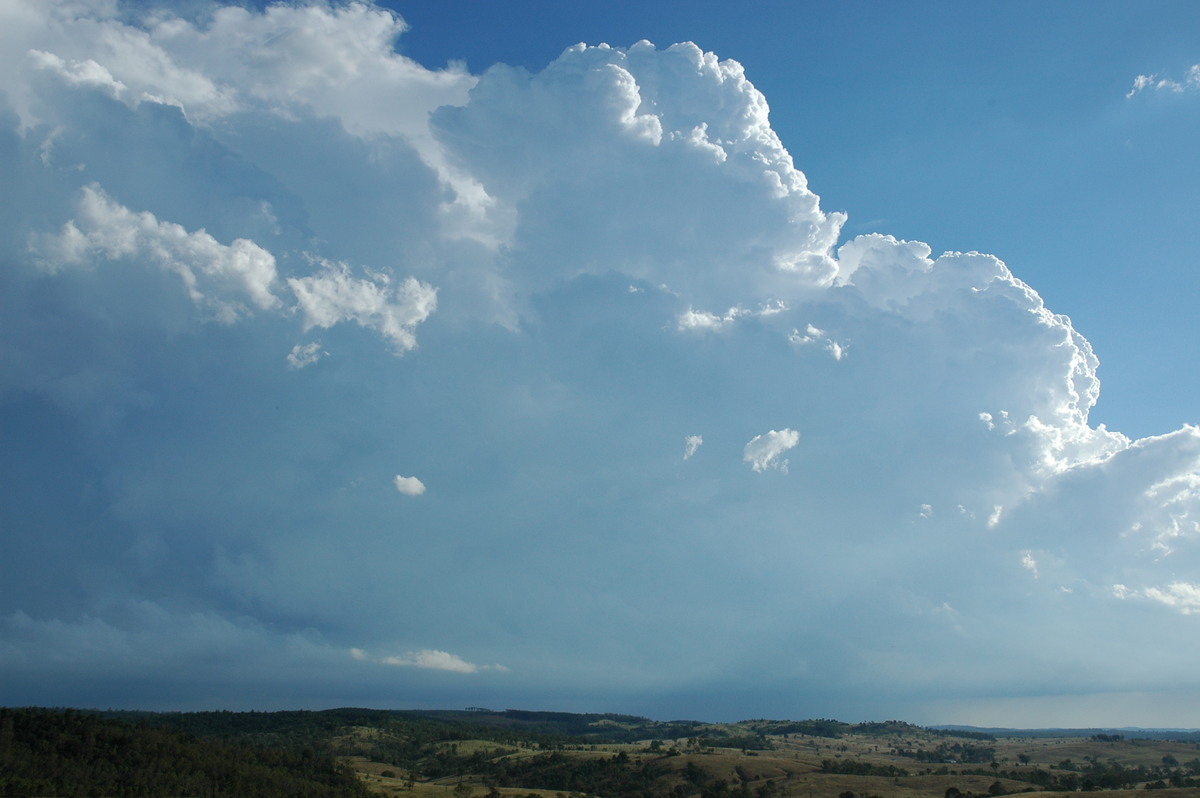 thunderstorm cumulonimbus_incus : near Yarraman, QLD   26 December 2005