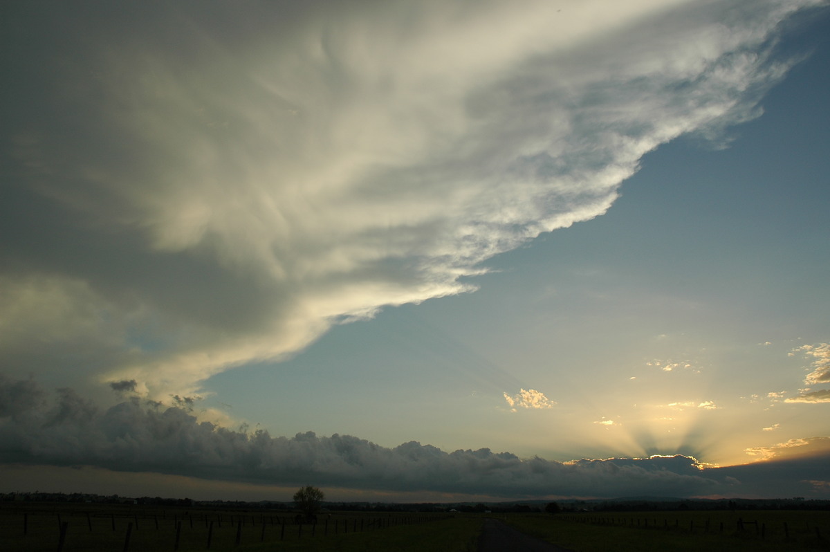 halosundog halo_sundog_crepuscular_rays : near Casino, NSW   27 December 2005