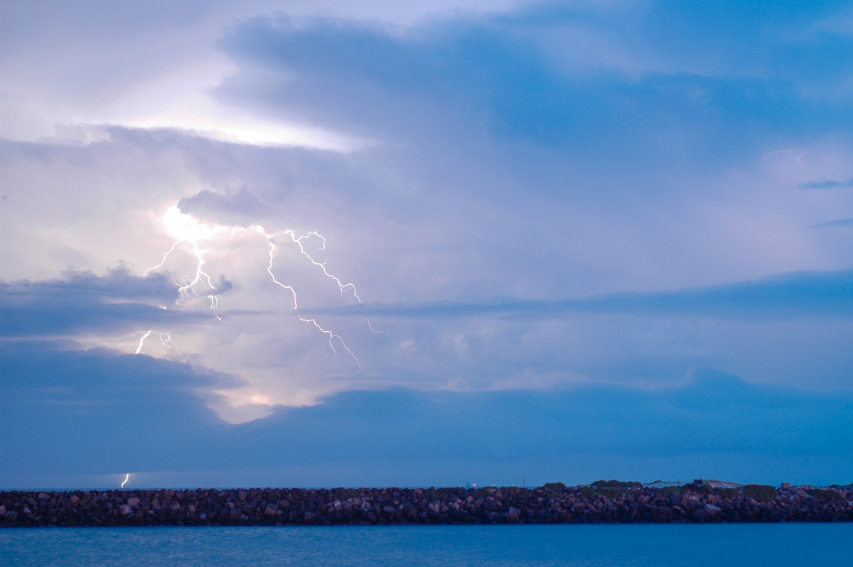 lightning lightning_bolts : Ballina, NSW   28 December 2005