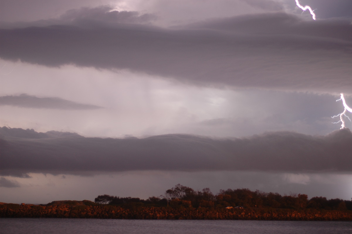 lightning lightning_bolts : Ballina, NSW   28 December 2005