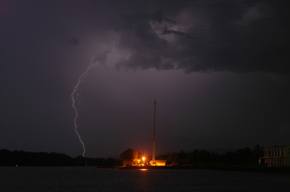 lightning lightning_bolts : Ballina, NSW   28 December 2005