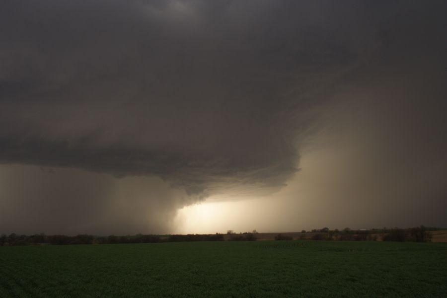 raincascade precipitation_cascade : E of Beatrice, Nebraska, USA   15 April 2006