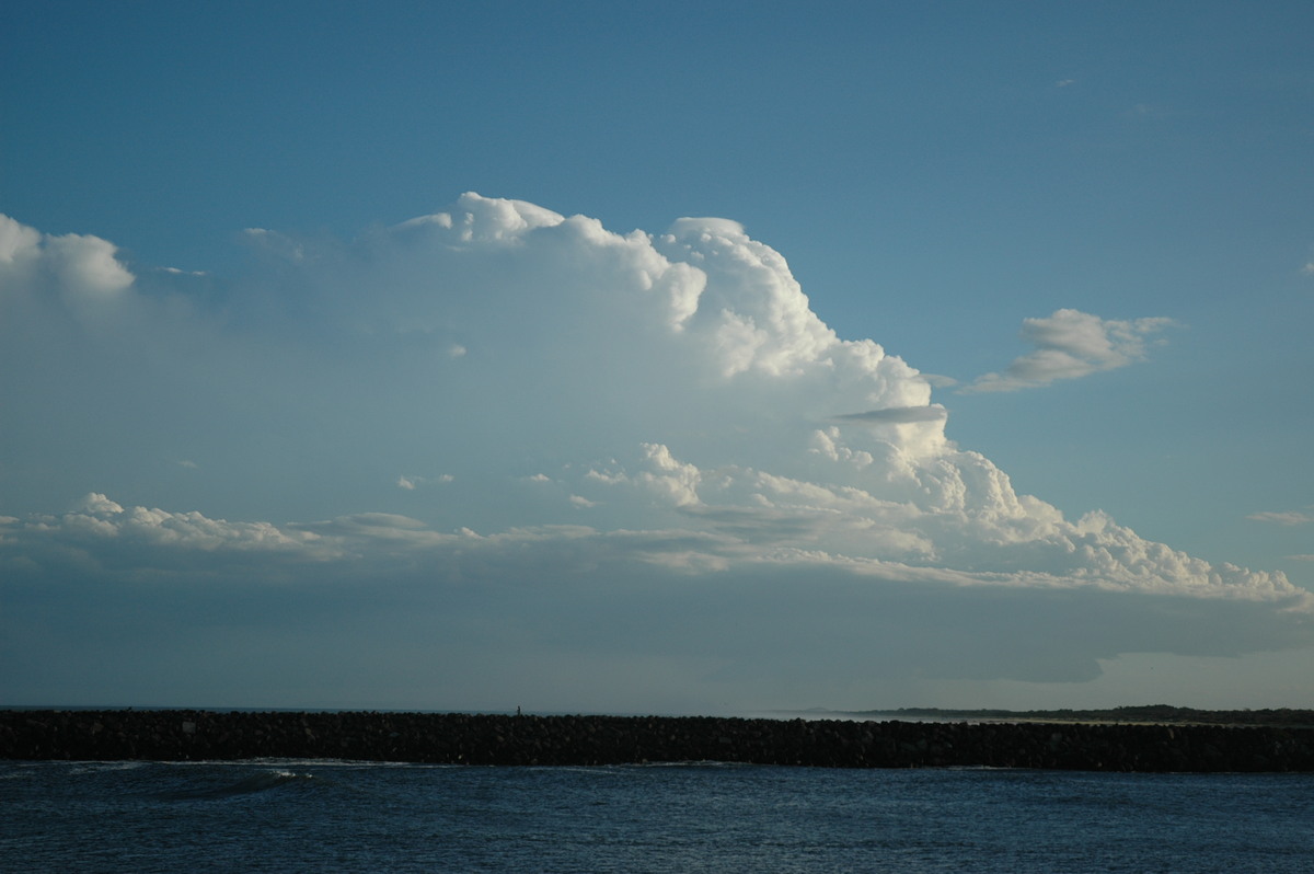 pileus pileus_cap_cloud : Ballina, NSW   15 April 2006