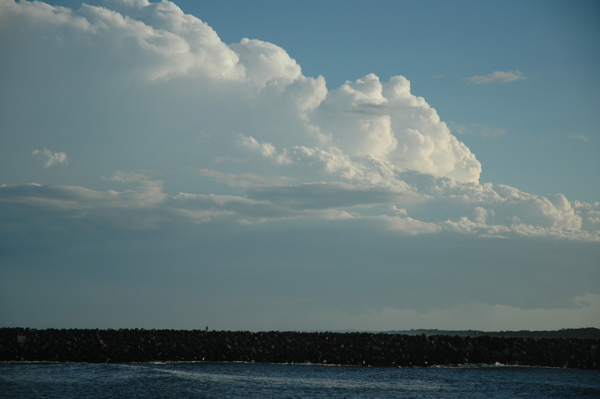 thunderstorm cumulonimbus_calvus : Ballina, NSW   15 April 2006