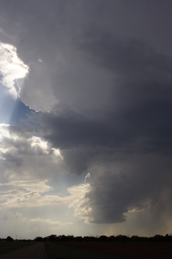 thunderstorm cumulonimbus_incus : Matador, Texas, USA   3 May 2006