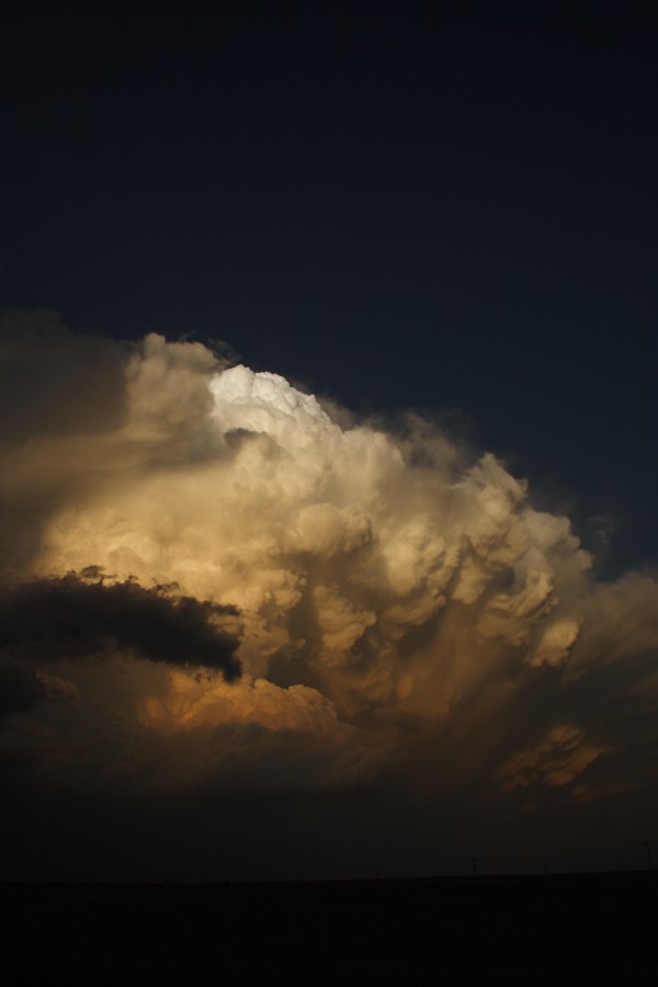 cumulonimbus supercell_thunderstorm : S of Patricia, Texas, USA   5 May 2006