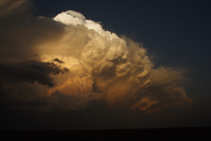 cumulonimbus supercell_thunderstorm : S of Patricia, Texas, USA   5 May 2006