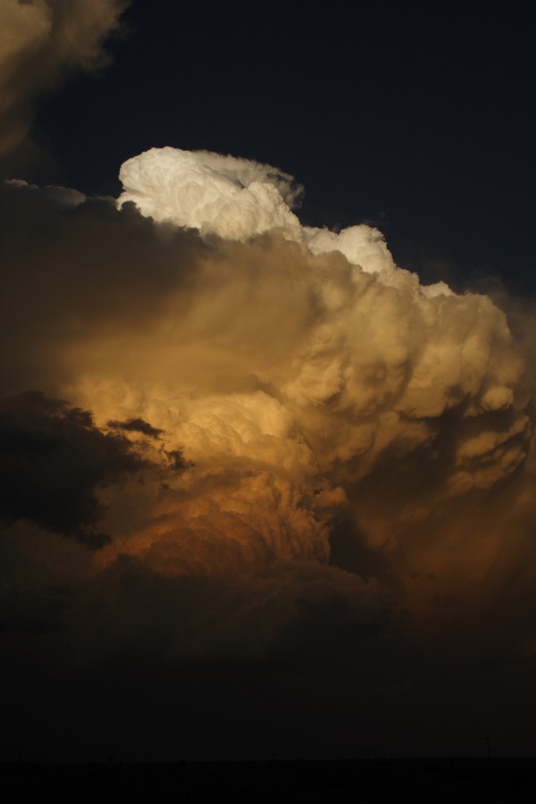 cumulonimbus supercell_thunderstorm : S of Patricia, Texas, USA   5 May 2006