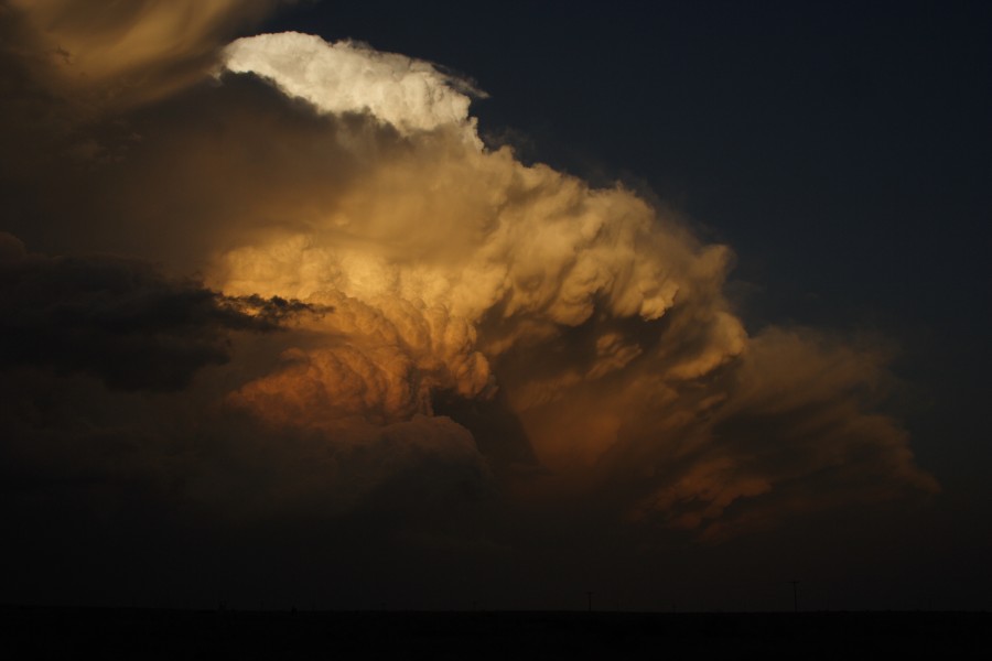 cumulonimbus supercell_thunderstorm : S of Patricia, Texas, USA   5 May 2006