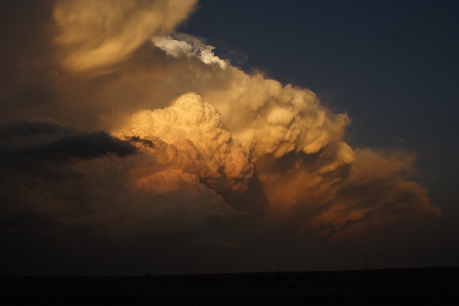 cumulonimbus supercell_thunderstorm : S of Patricia, Texas, USA   5 May 2006