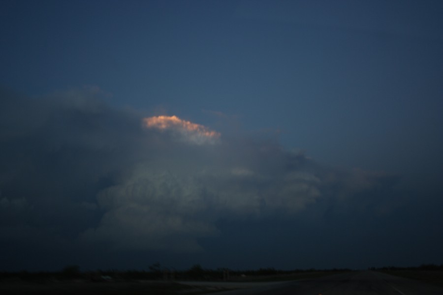 cumulonimbus supercell_thunderstorm : S of Patricia, Texas, USA   5 May 2006