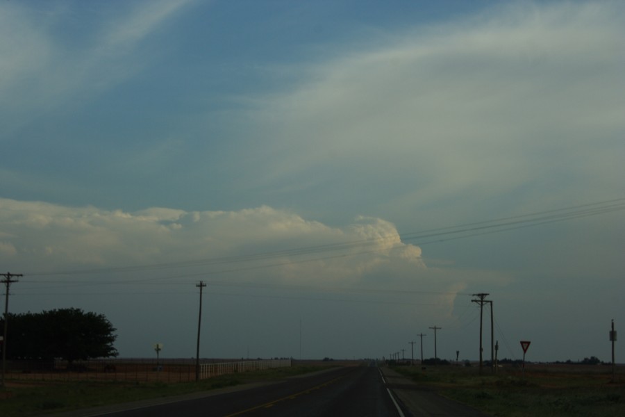 thunderstorm cumulonimbus_incus : S of Lamesa, Texas, USA   7 May 2006