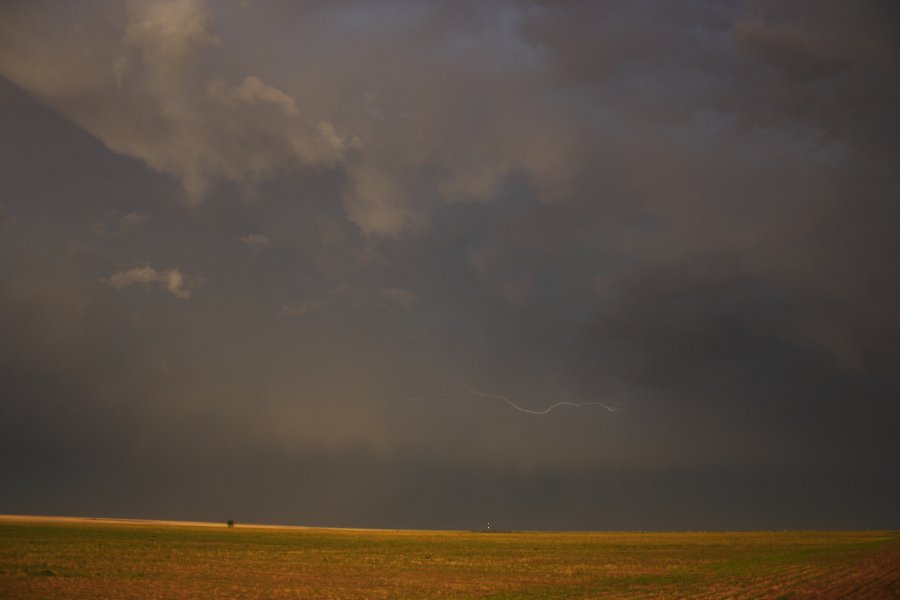 lightning lightning_bolts : N of Stinnett, Texas, USA   21 May 2006