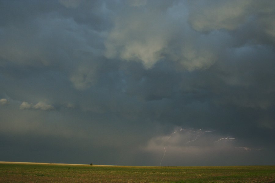 lightning lightning_bolts : N of Stinnett, Texas, USA   21 May 2006