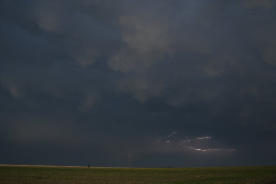 lightning lightning_bolts : N of Stinnett, Texas, USA   21 May 2006