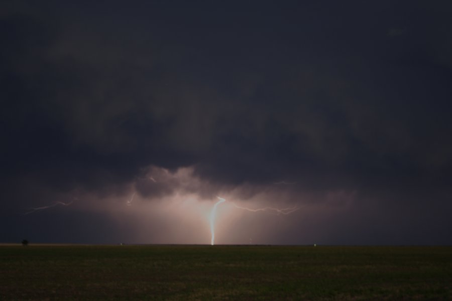 lightning lightning_bolts : N of Stinnett, Texas, USA   21 May 2006