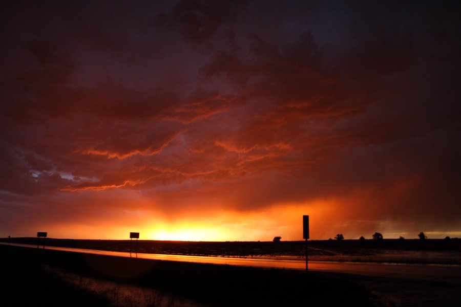 sunset sunset_pictures : SW of Hoxie, Kansas, USA   26 May 2006