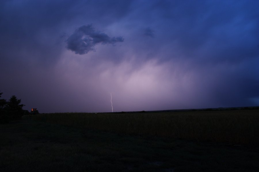 lightning lightning_bolts : near Hoxie, Kansas, USA   26 May 2006