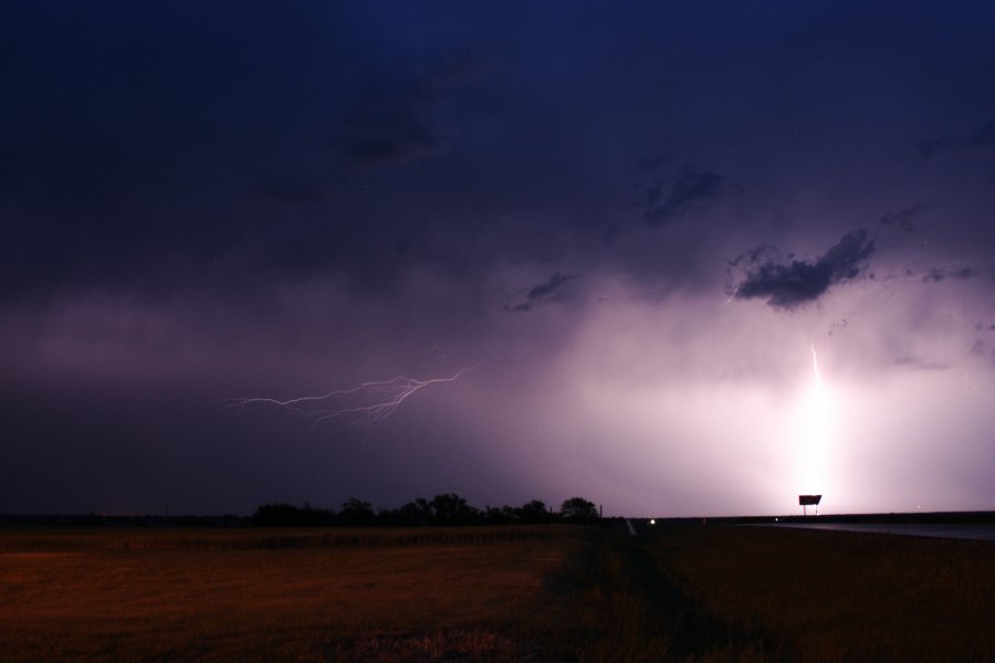 lightning lightning_bolts : near Hoxie, Kansas, USA   26 May 2006