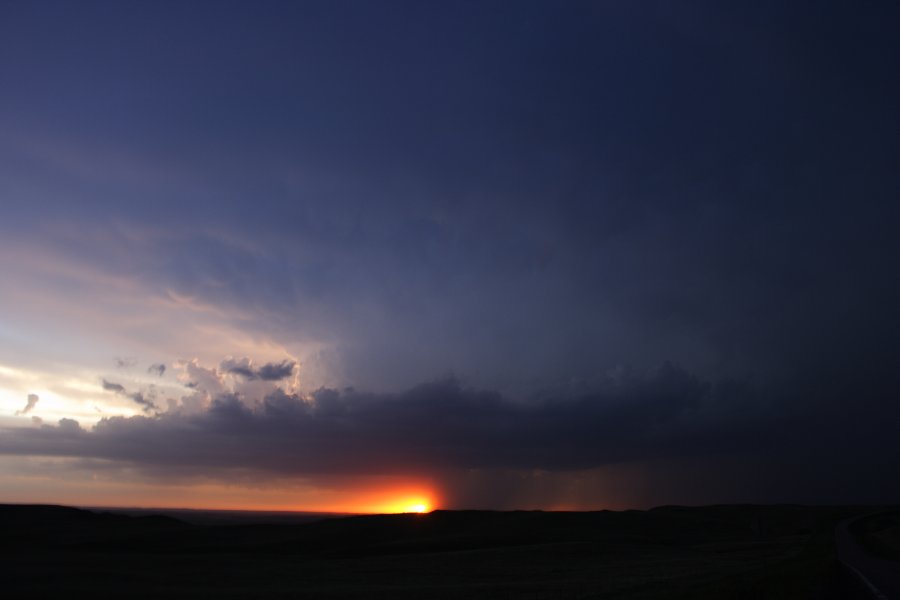 raincascade precipitation_cascade : S of Bismark, North Dakota, USA   27 May 2006