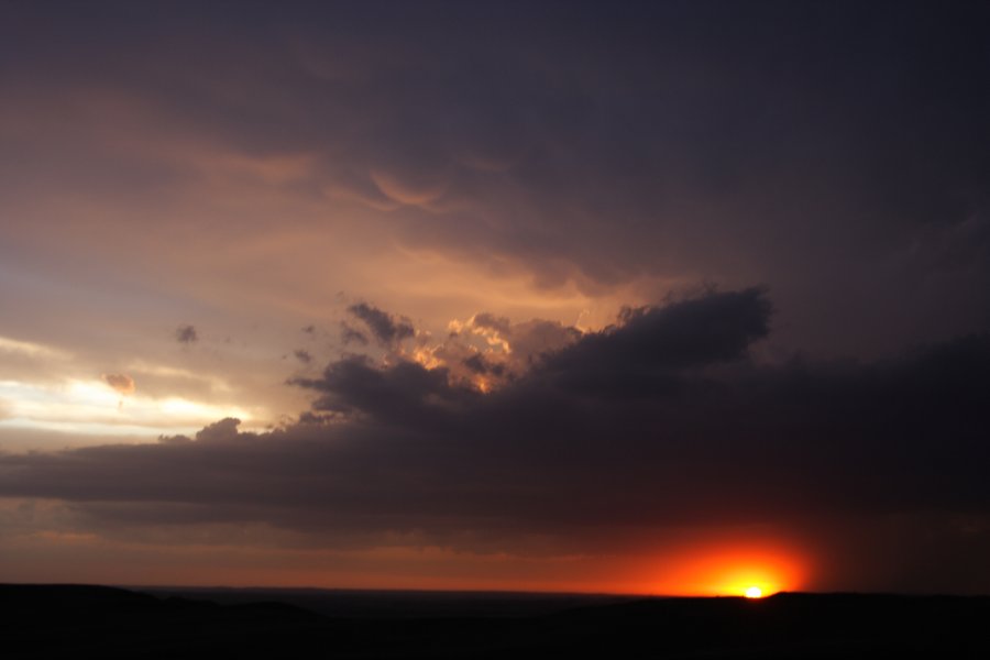 cumulonimbus thunderstorm_base : S of Bismark, North Dakota, USA   27 May 2006