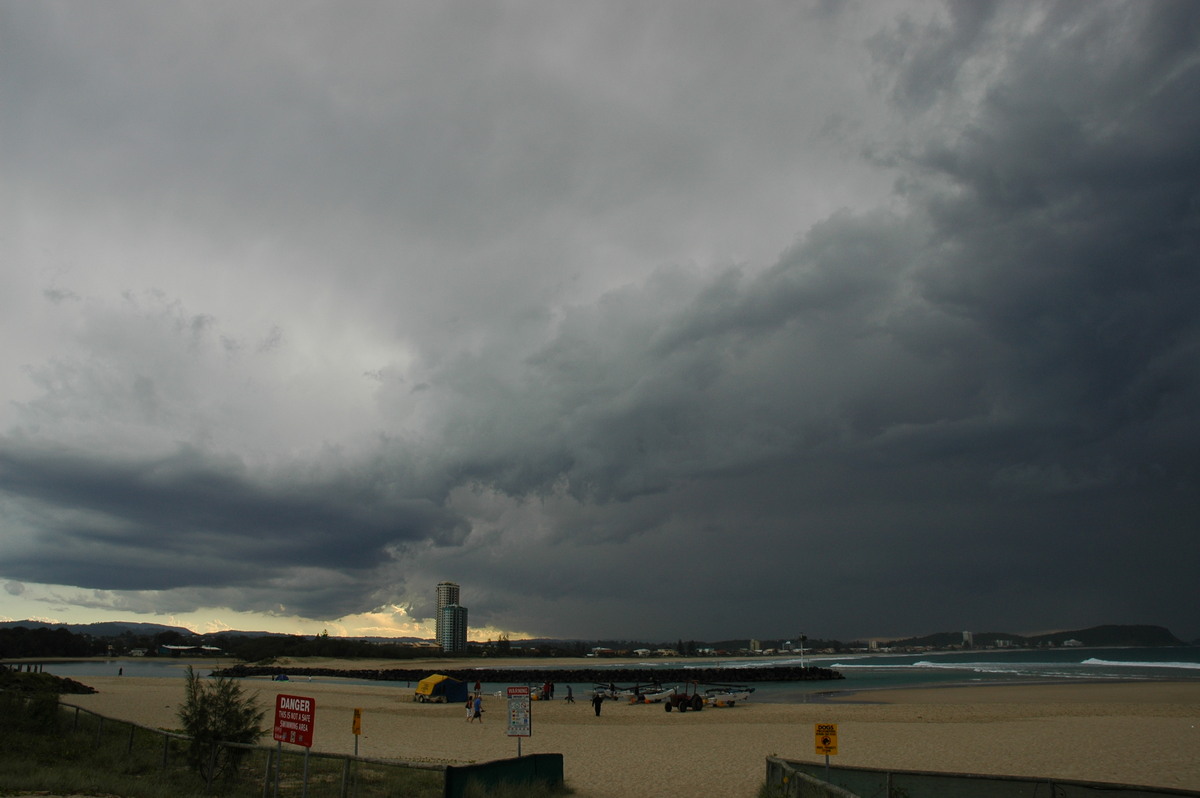 cumulonimbus thunderstorm_base : Currumbin, QLD   28 May 2006