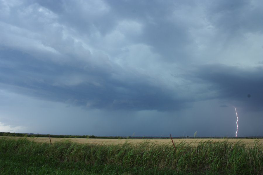 lightning lightning_bolts : near Mangum, Oklahoma, USA   30 May 2006