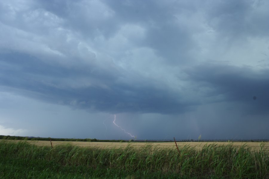 lightning lightning_bolts : near Mangum, Oklahoma, USA   30 May 2006