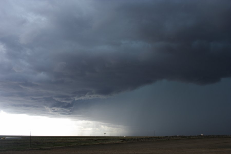 cumulonimbus supercell_thunderstorm : E of Limon, Colorado, USA   31 May 2006