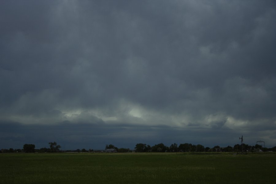 mammatus mammatus_cloud : SE of Authur, Nebraska, USA   10 June 2006