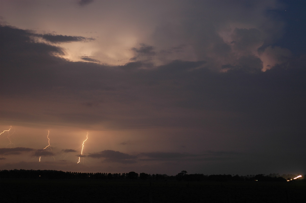 lightning lightning_bolts : N of Casino, NSW   26 November 2006