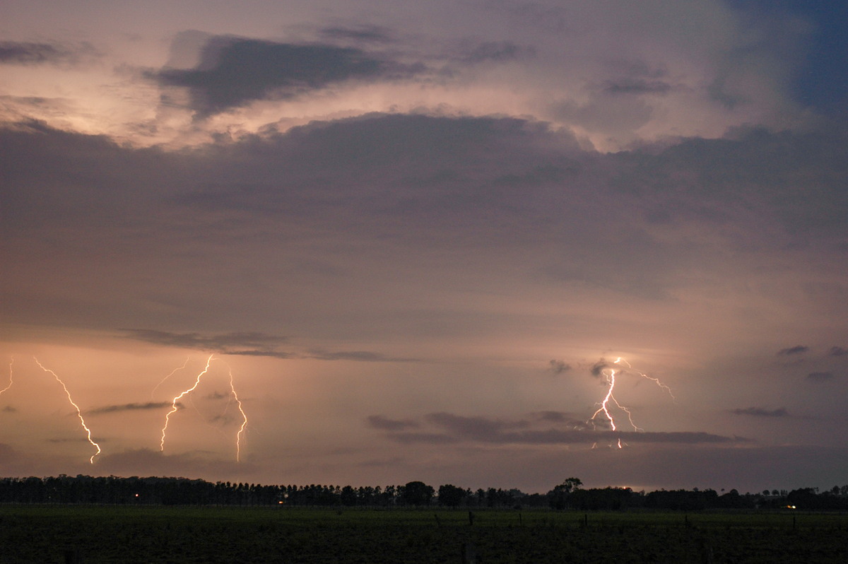 lightning lightning_bolts : N of Casino, NSW   26 November 2006