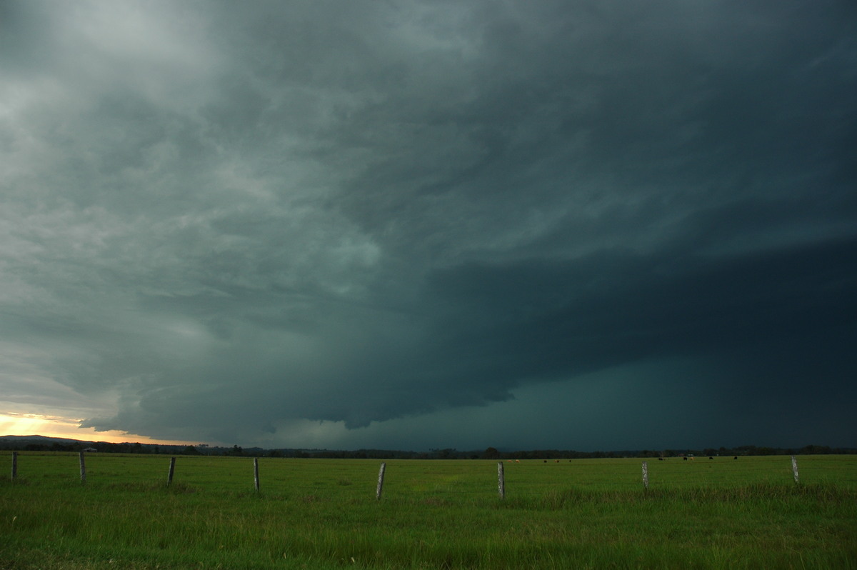 cumulonimbus thunderstorm_base : N of Casino, NSW   15 December 2006