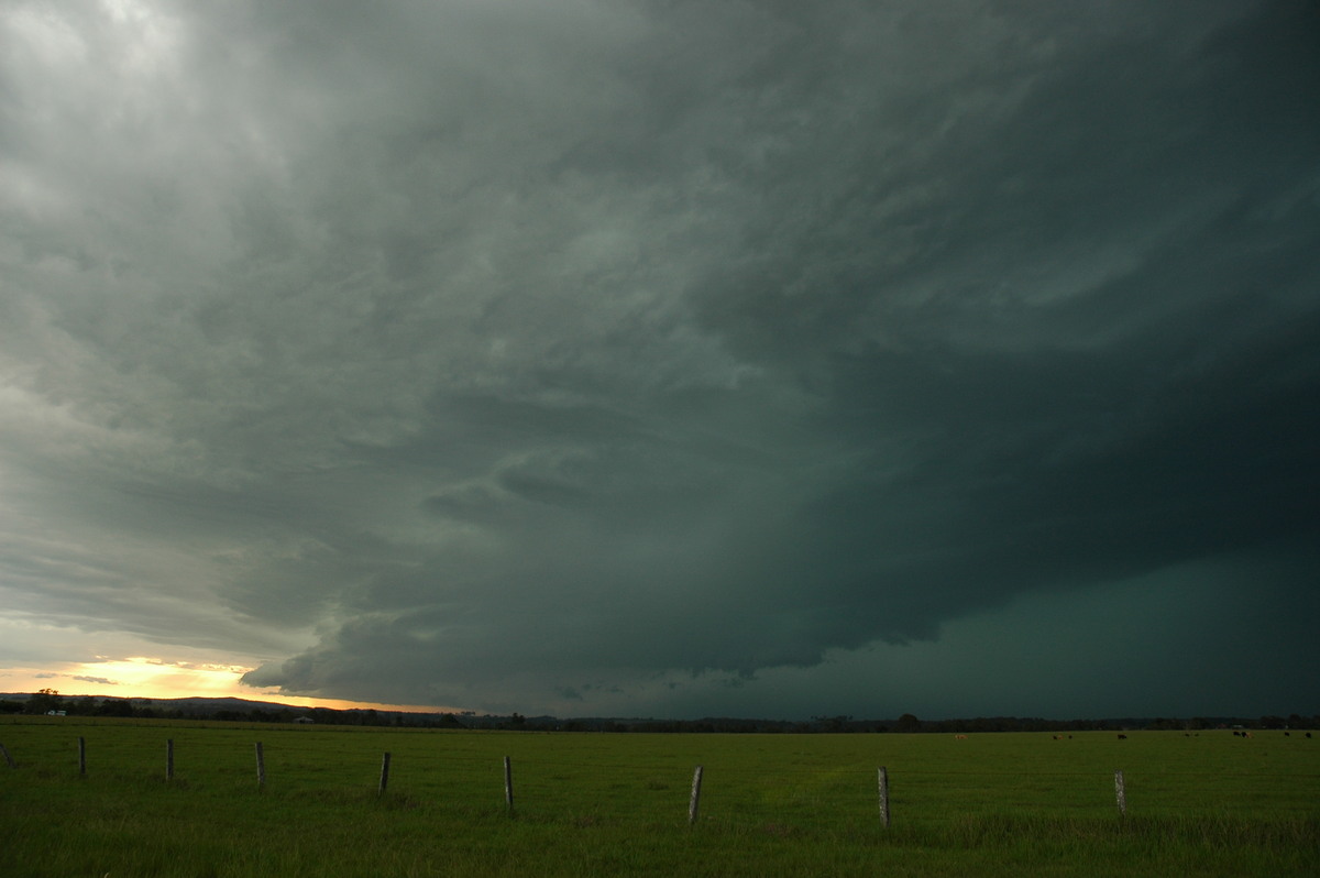 cumulonimbus thunderstorm_base : N of Casino, NSW   15 December 2006